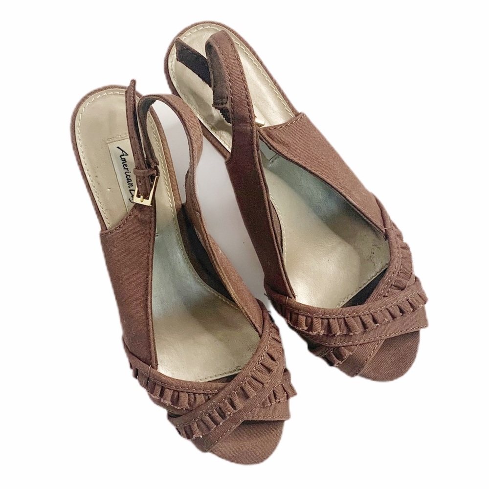 AEO Ruffle Peep Toe Wedge size 7W - Picture 1 of 12
